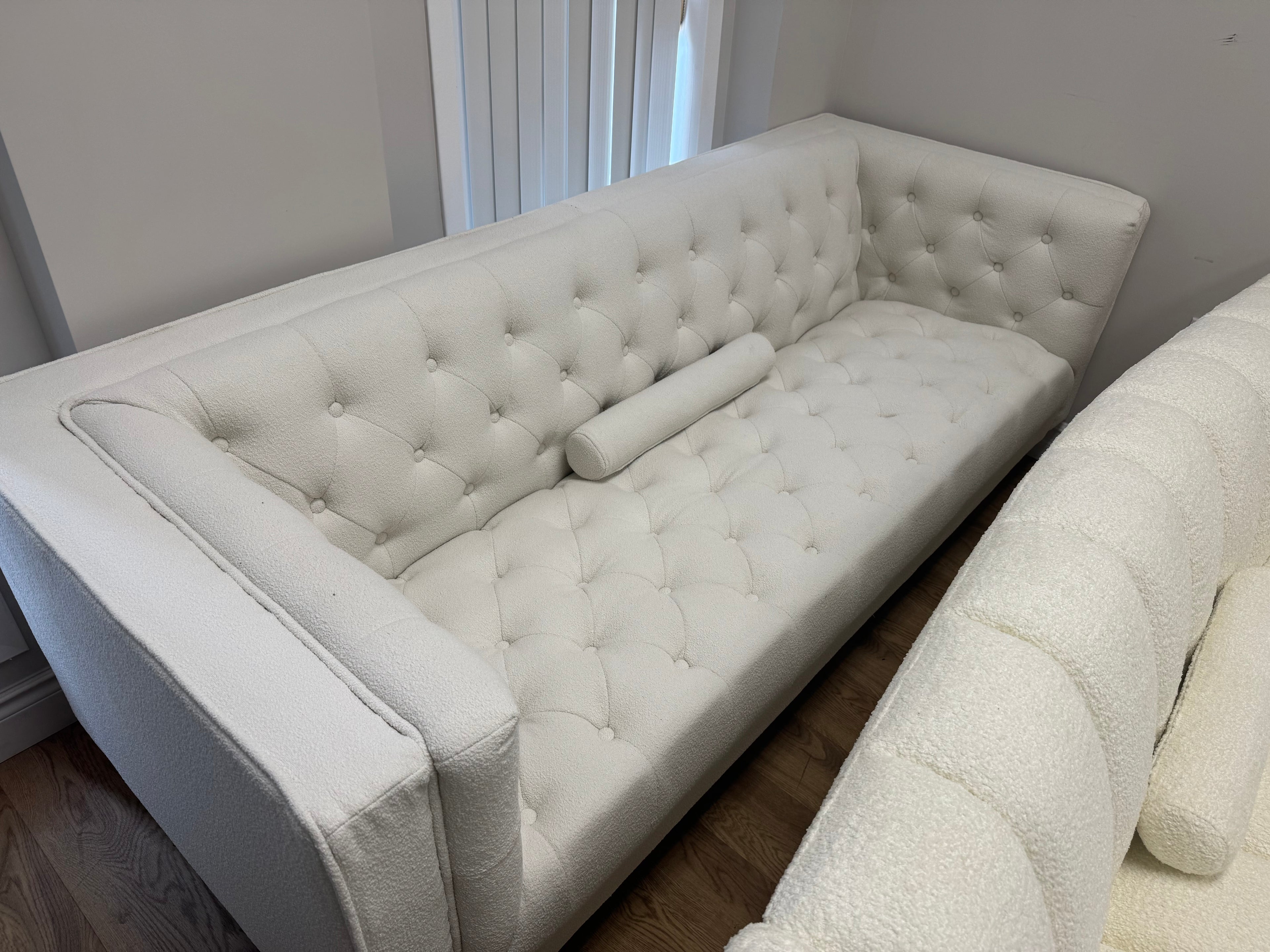 staging最爱Houston Boucle Sofa